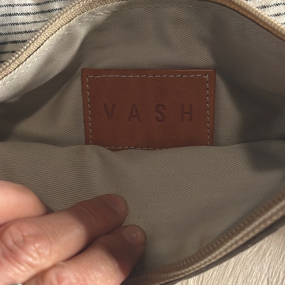 Gorgeous hair on hide creamy white shoulder bag! - Picture 2 of 3